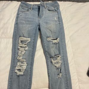 Ripped light wash American Eagle Jeans